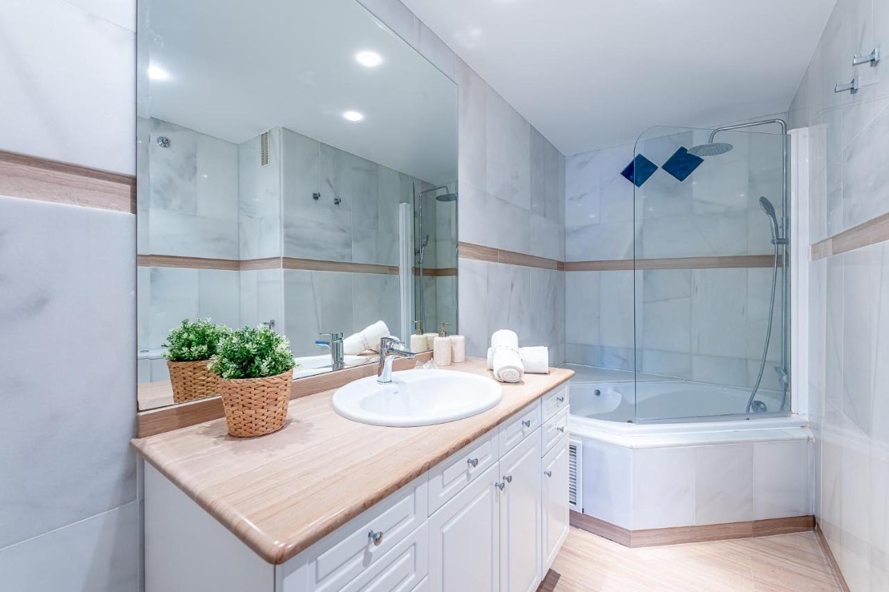 Atico Puerto Marina First Island With Sea Views And Rooftop Pool * Benalmádena